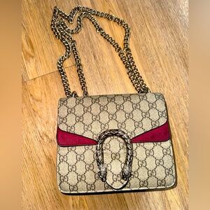 Gucci GG Supreme Dionysus medium Shoulder Bag
